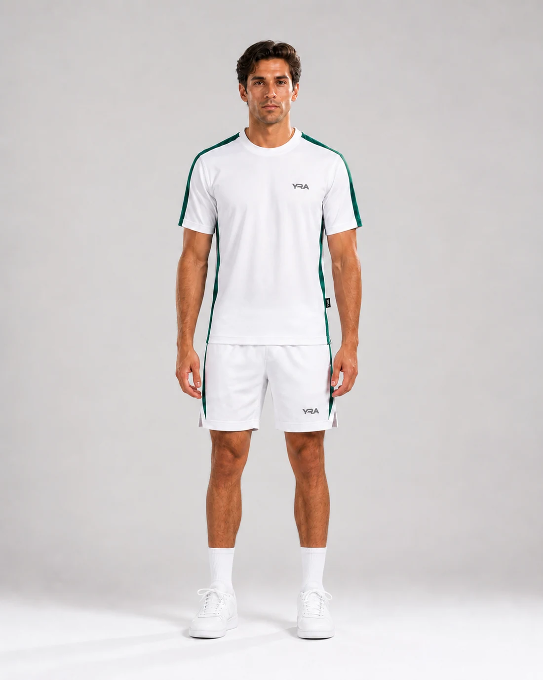 Conceito Performance: camiseta e shorts Esmeralda no modelo